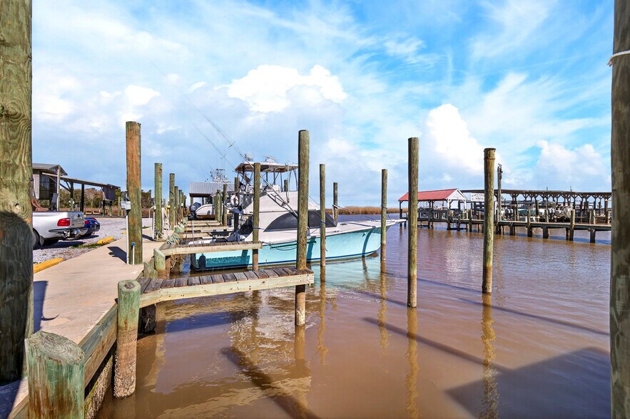 More Photos Of 3308 Mary Walker Dr, Gautier Marina For Sale