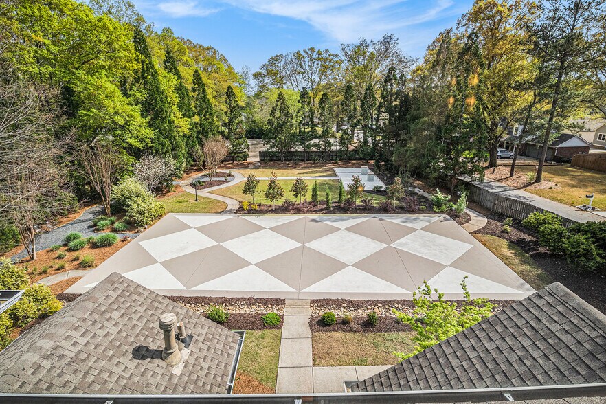 More Photos Of 410 E Church St, Monroe Hospitality For Sale