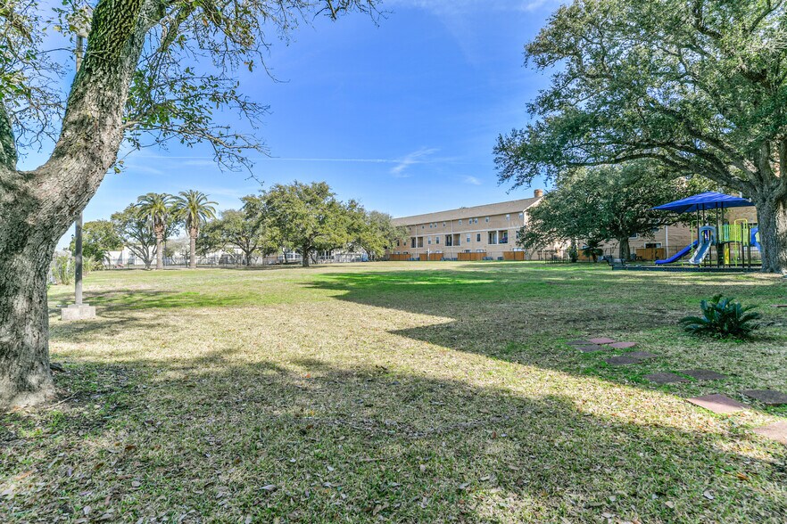 More Photos Of 1424 45th st, Galveston Land For Sale