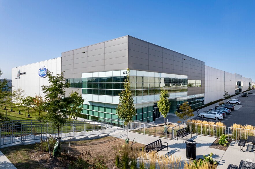 More Photos Of 40 Norelco Dr, Toronto Warehouse For Lease