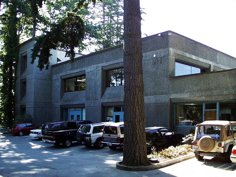 More Photos Of 12828 Northup Way, Bellevue Office For Lease
