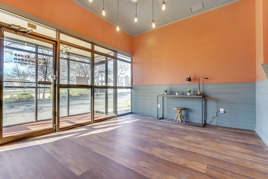 More Photos Of 52 Hyers St, Toms River Office For Lease