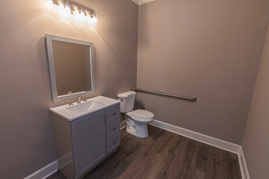 More Photos Of 5501 McNeely Dr, Raleigh Medical For Lease