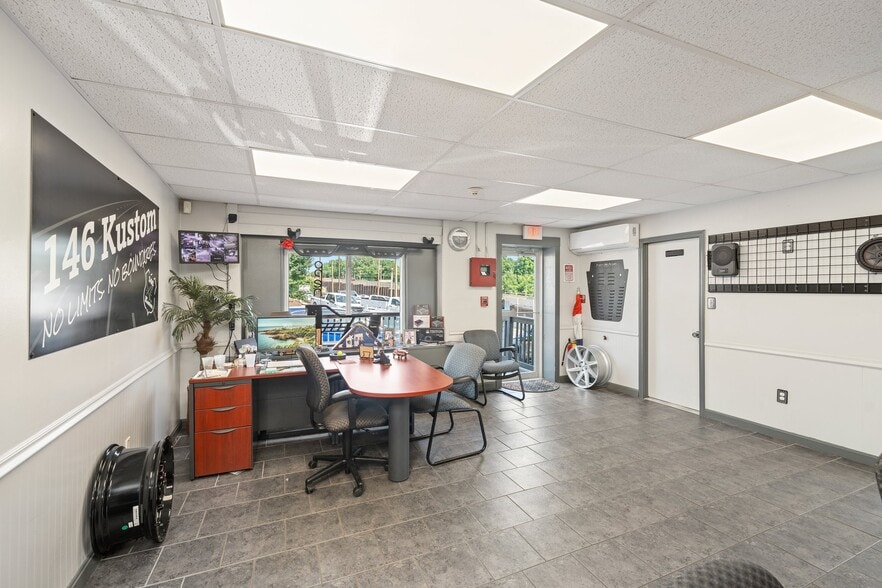 More Photos Of 1097 Eddie Dowling Hwy, North Smithfield Service Station For Sale