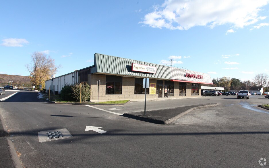 More Photos Of 129-145 Danbury Rd, New Milford Storefront For Lease