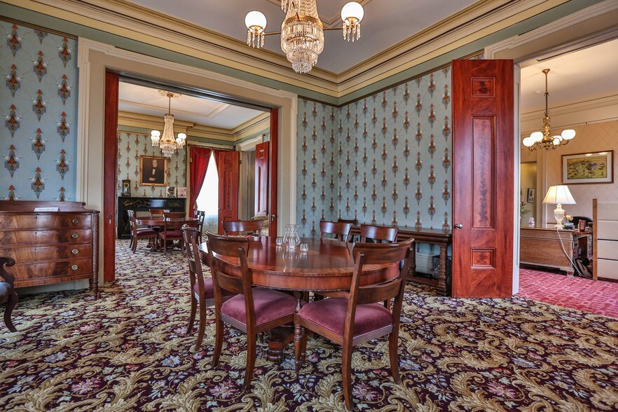 More Photos Of 129-133 S Fitzhugh St, Rochester Office Residential For Lease