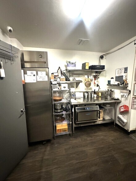 More Photos Of 625 N 7th St, Phoenix Storefront For Lease