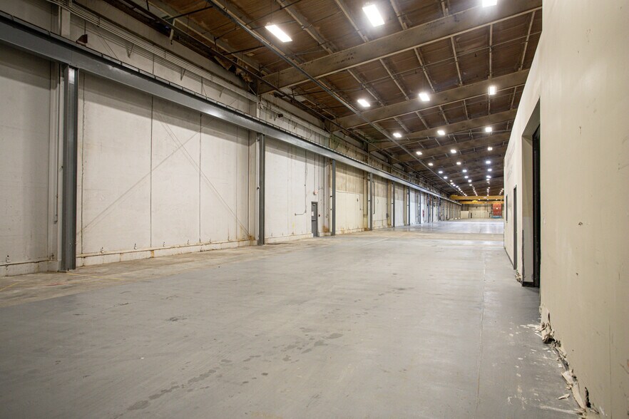 More Photos Of 63 Water St, Fall River Warehouse For Lease
