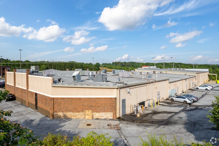 More Photos Of 3870-3998 Bremen Crossing, Bremen General Retail For Lease