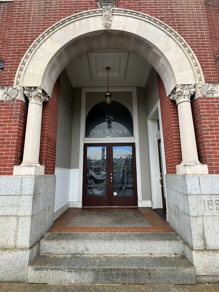 More Photos Of 24 Jonathan St, Hagerstown Office For Lease