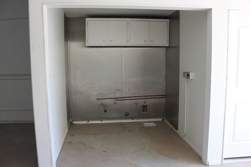 More Photos Of 4136 Eagle Rock Blvd, Los Angeles Storefront For Lease