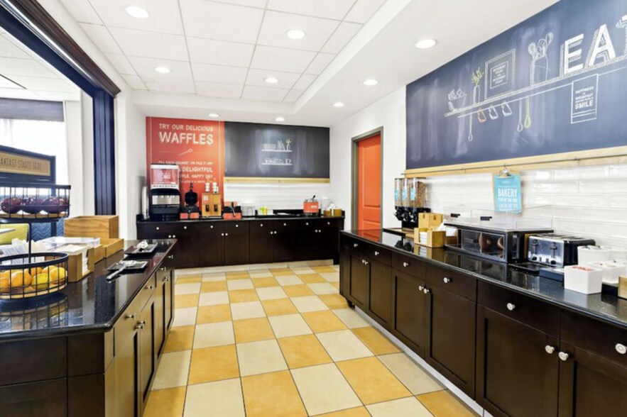 More Photos Of 301 N Service Rd, Blytheville Hotel For Sale