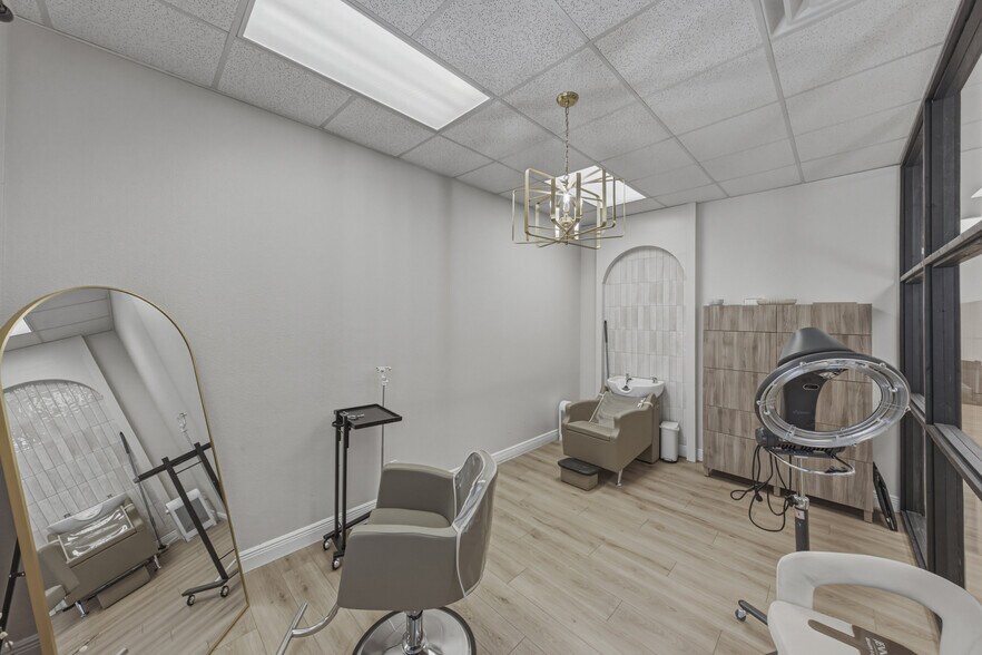 More Photos Of 1214 W Reynolds St, Plant City Office For Sale