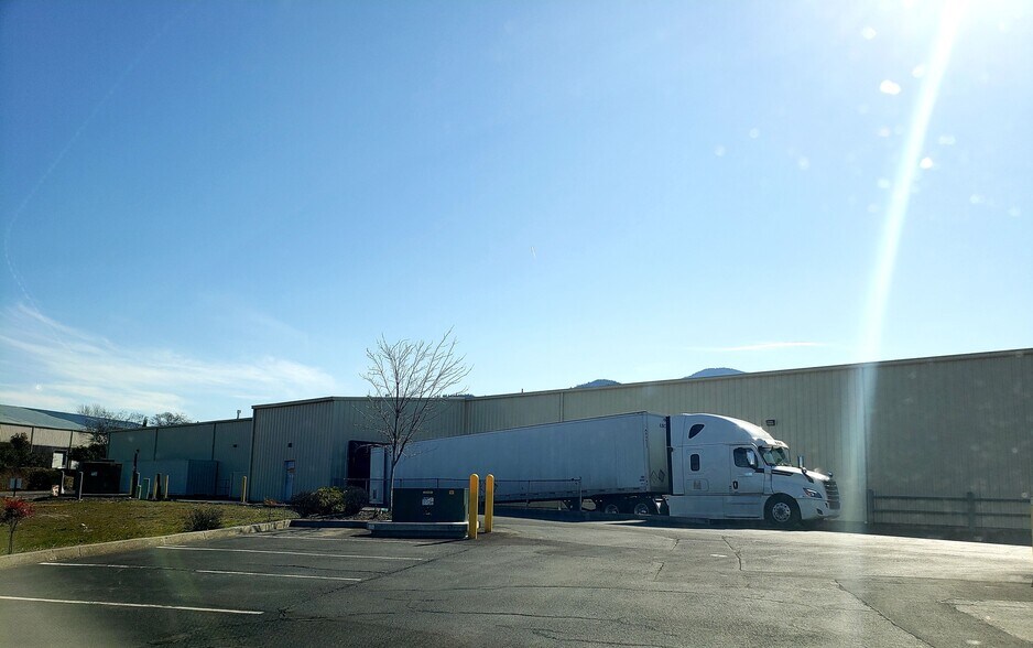 More Photos Of 688 Tolman Creek Rd, Ashland Refrigeration Cold Storage For Lease