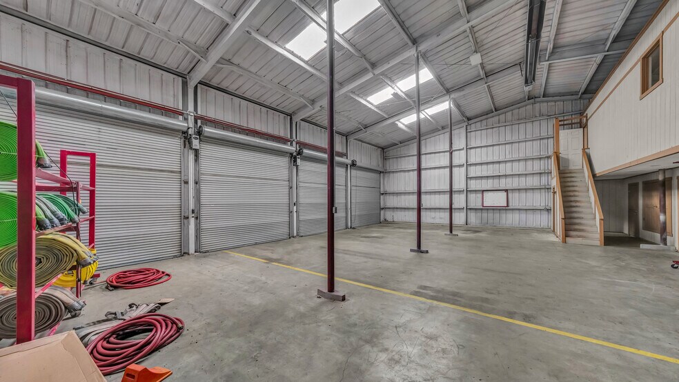 More Photos Of 221 Judd St, Weatherford Flex For Sale