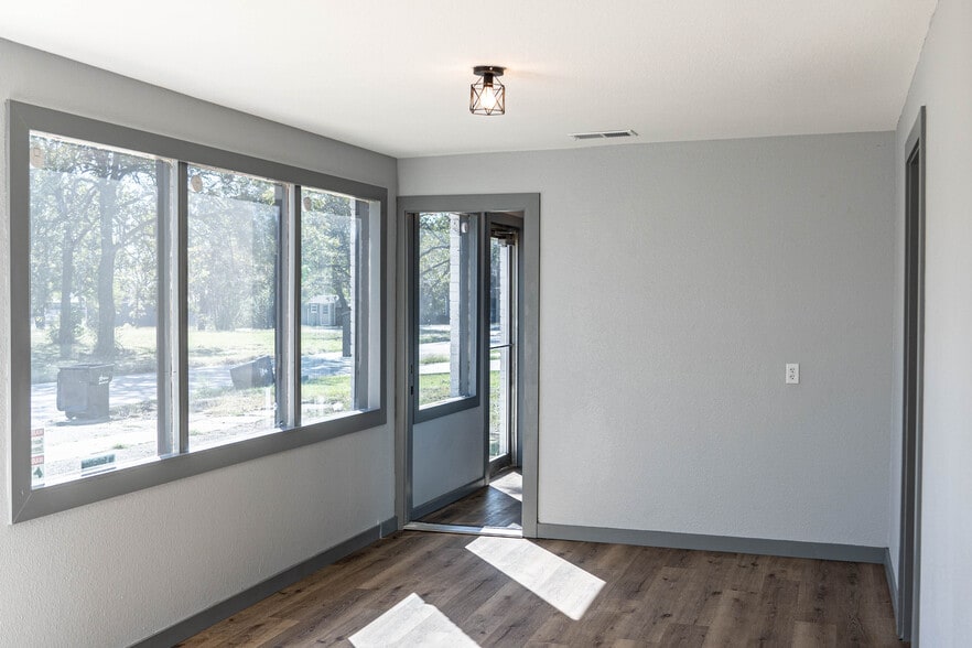 More Photos Of 14 Tenth St, Temple Research And Development For Sale