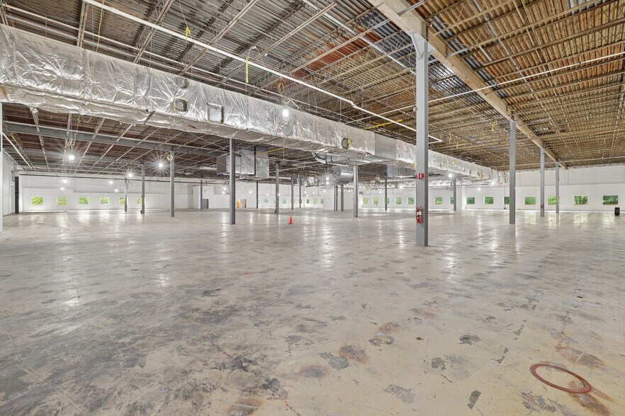 More Photos Of 32 Coslin Dr, Southborough Research And Development For Lease