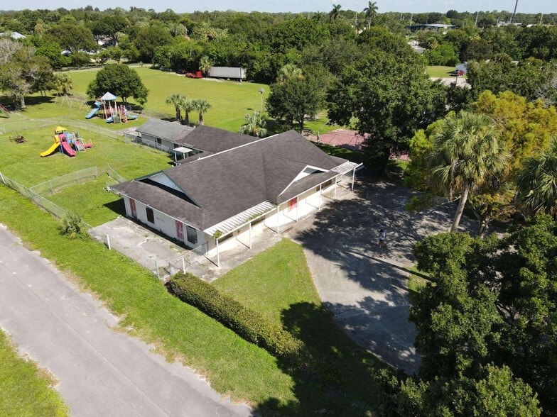 Primary Photo Of 603 S 33rd St, Fort Pierce Religious Facility For Sale