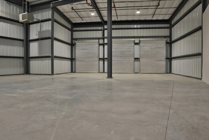 More Photos Of 251 Price Rd, Lexington Warehouse For Lease
