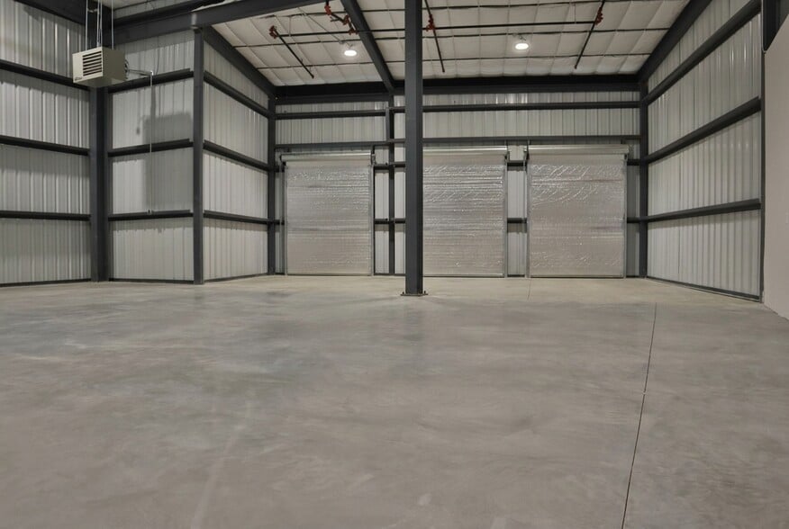 More Photos Of 251 Price Rd, Lexington Warehouse For Lease