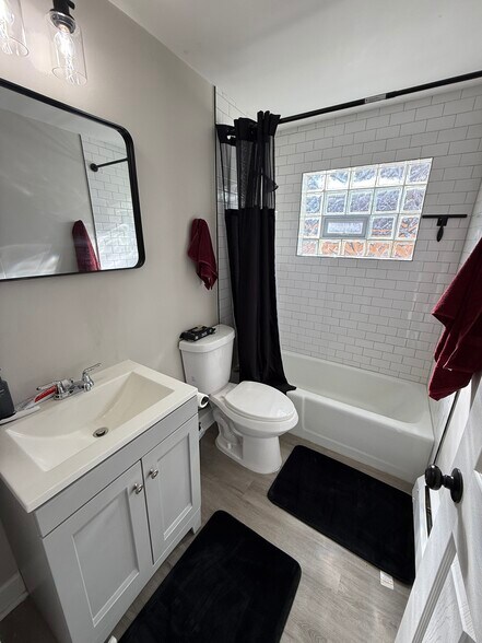 More Photos Of 10338 S Walden Pky, Chicago Apartments For Sale