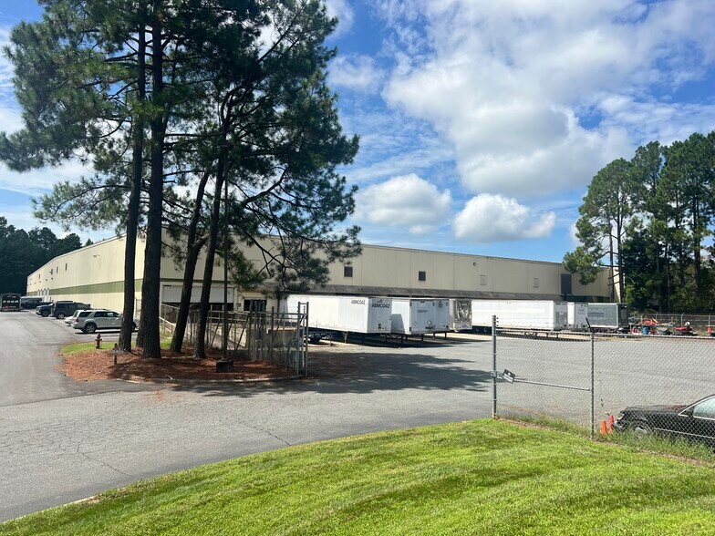 More Photos Of 13201 W Reese Blvd, Huntersville Warehouse For Sale