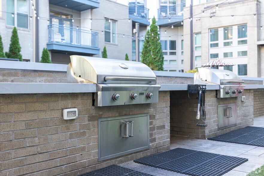 More Photos Of 145 New Bern St, Charlotte Apartments For Lease