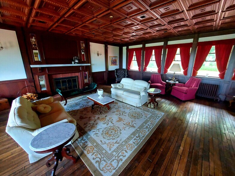 More Photos Of 1800 Westwood Center Blvd, Wausau Office For Sale