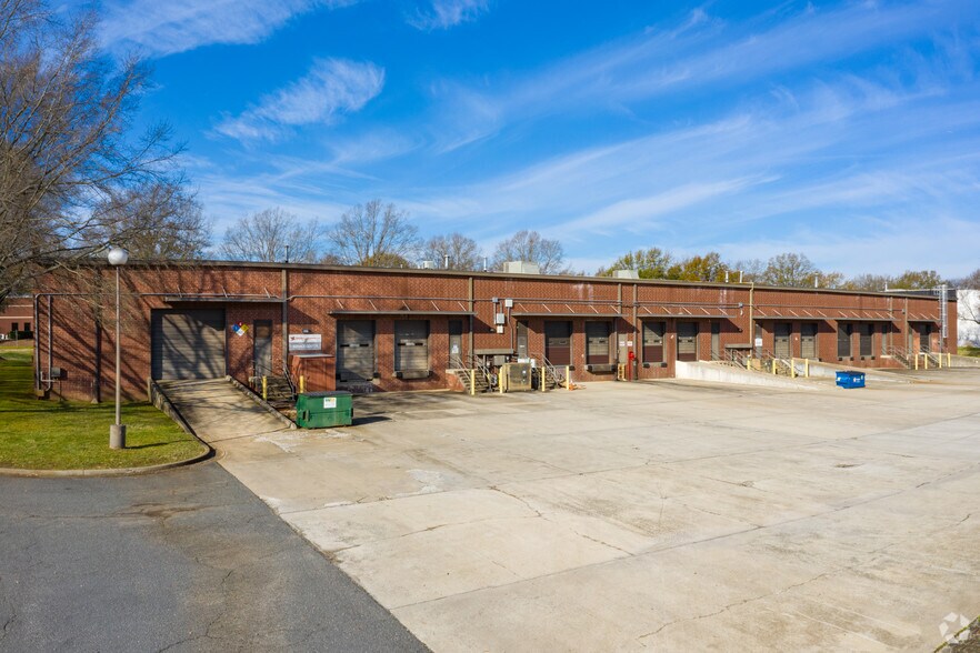 More Photos Of 14201 S Lakes Dr, Charlotte Unknown For Lease