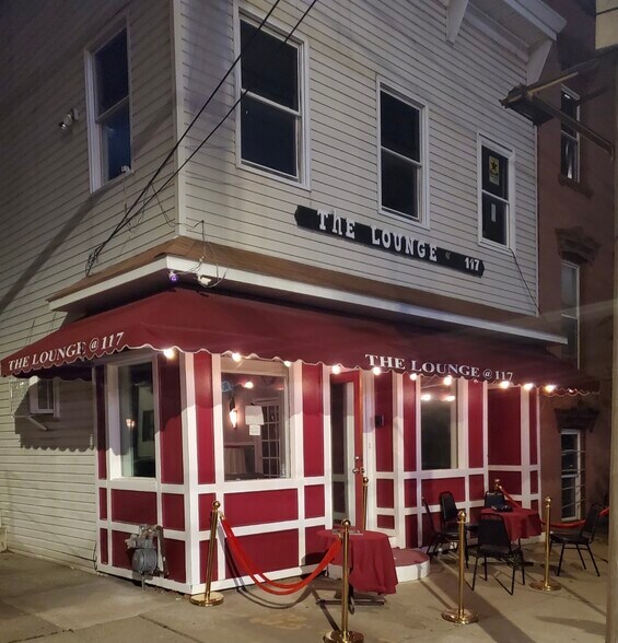 More Photos Of 117 N Lake Ave, Albany Storefront Retail Residential For Sale