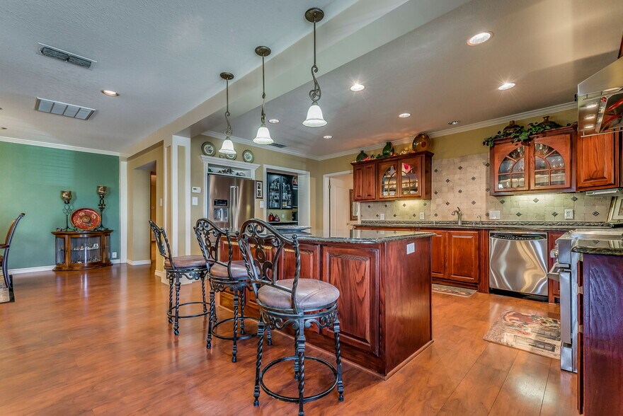 More Photos Of 200 E Blackjack St, Dublin Storefront Retail Residential For Sale