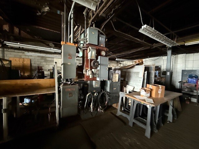 More Photos Of 1702 Wheeling Ave, Glen Dale Manufacturing For Sale