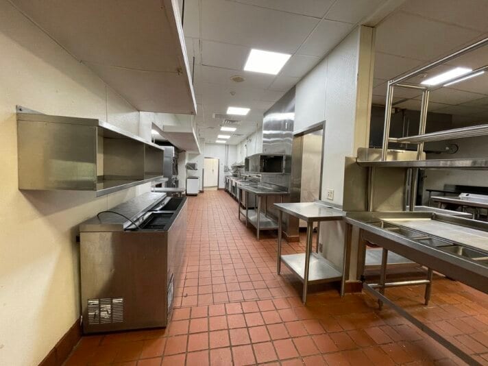 More Photos Of 2820 I-10 E, Beaumont Restaurant For Lease