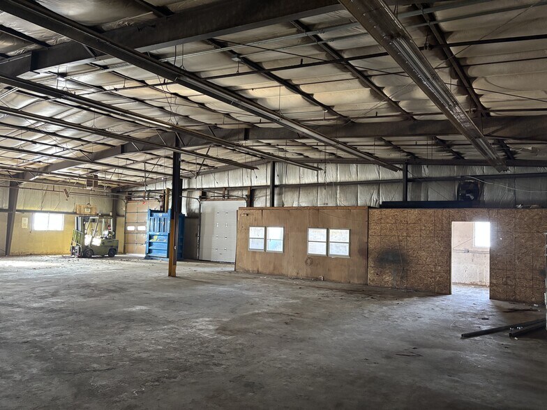 More Photos Of 18 Lithgow Street, Winslow Manufacturing For Sale