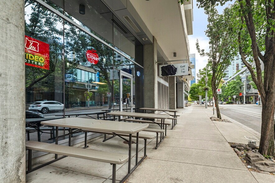 More Photos Of 610 S Lowell St, Portland Storefront Retail Office For Lease