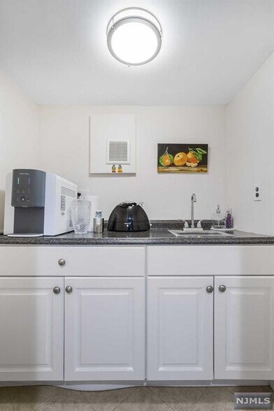 More Photos Of 1331 Anderson, Fort Lee Medical For Sale