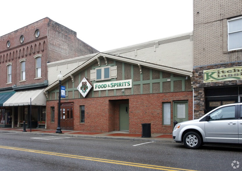 More Photos Of 256 E State St, Salem Restaurant For Sale