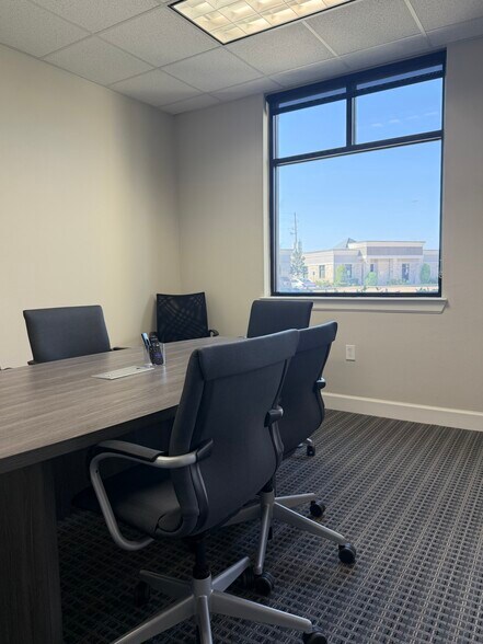 More Photos Of 633 E Fernhurst Dr, Katy Medical For Lease