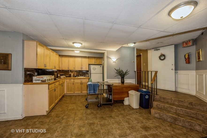 More Photos Of 1165 E 54th Pl, Chicago Sorority Fraternity House For Sale