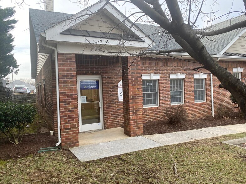 More Photos Of 172 Linden Dr, Winchester Office For Sale