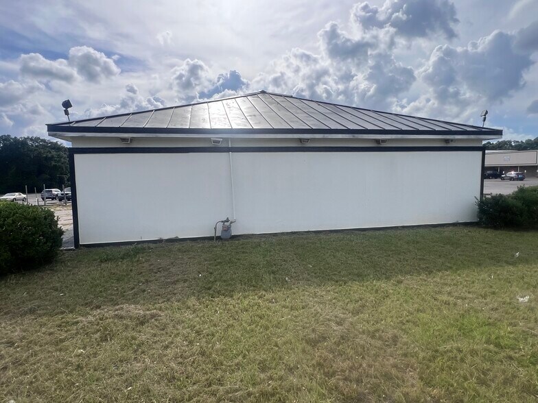 More Photos Of 3450 Demetropolis Rd, Mobile Restaurant For Sale