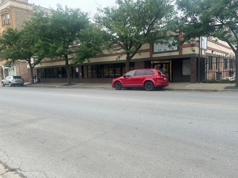 More Photos Of 416 E 43rd St, Chicago Convenience Store For Sale