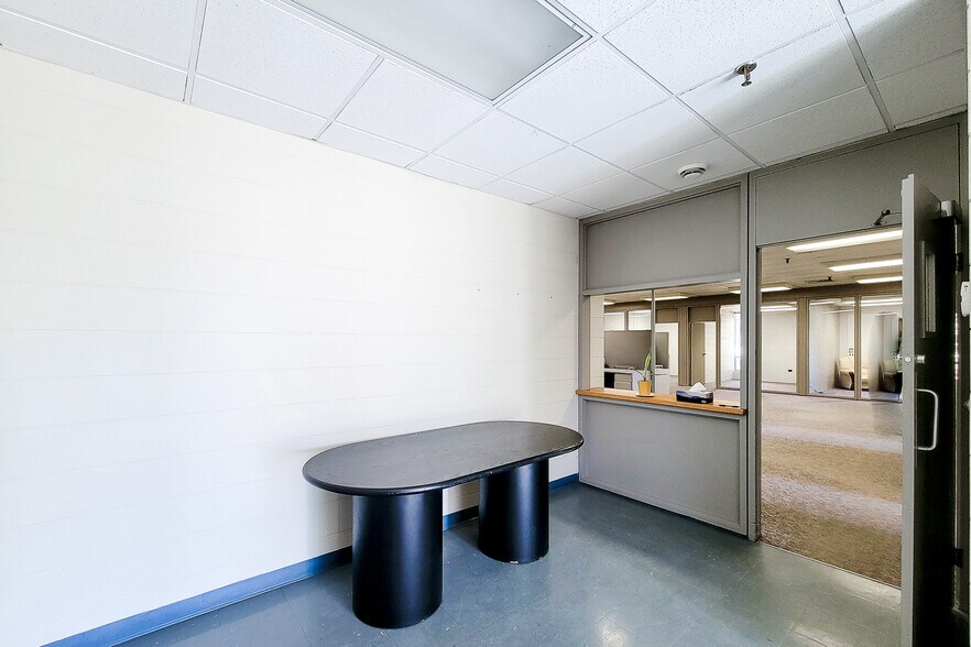 More Photos Of 620 Ireland Rd, Norfolk Manufacturing For Lease