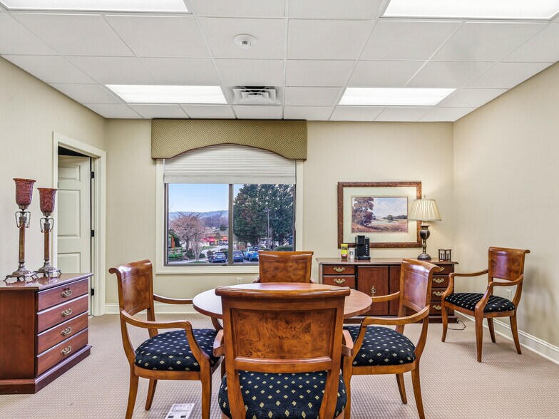 More Photos Of 101 Jack St, Hendersonville Bank For Sale