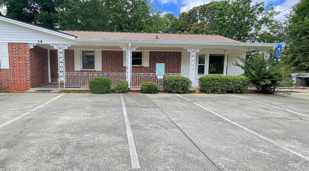 More Photos Of 14 Farmer St, Newnan Medical For Sale