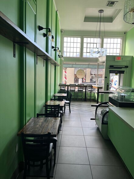 More Photos Of 2967 College Ave, Berkeley Restaurant For Lease