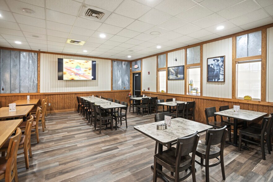 More Photos Of 762 Veterans Pky, Hinesville Restaurant For Sale
