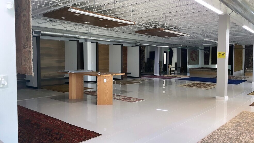 More Photos Of 8403 Westglen Dr, Houston Flex For Sale