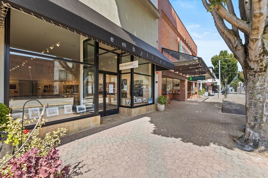 More Photos Of 511 S 1st St, Mount Vernon General Retail For Sale
