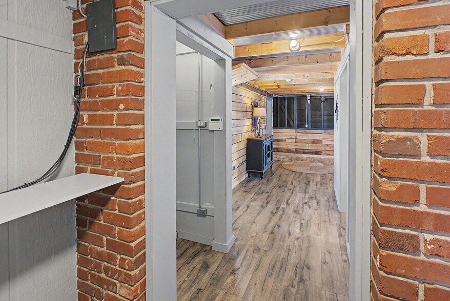 More Photos Of 2102 N Outer Dr, Dexter Office For Sale